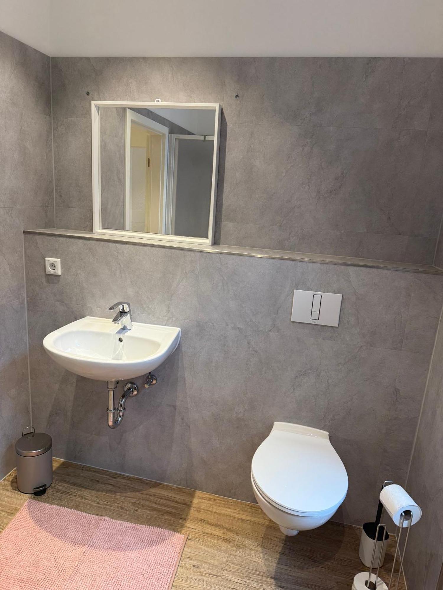 ארפורט Mh Apartments מראה חיצוני תמונה